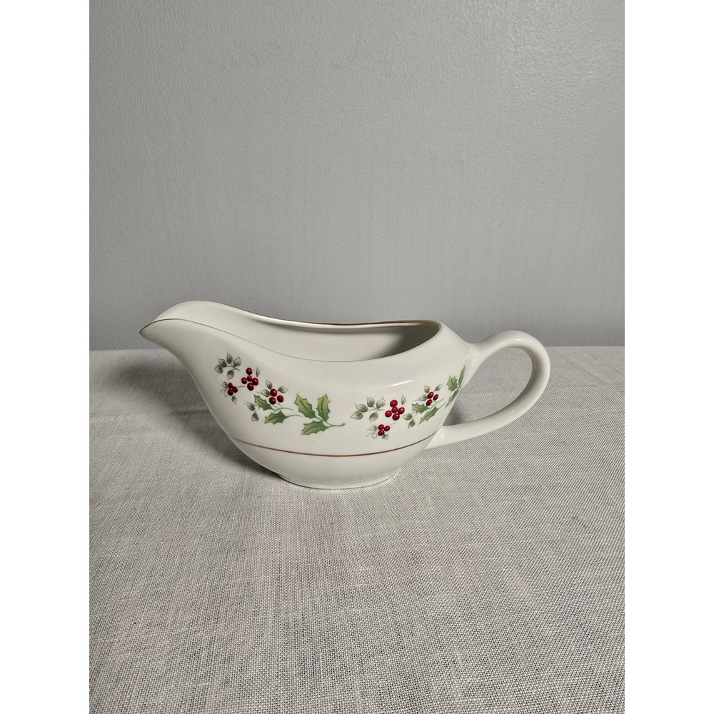 Gibson Everyday Gravy Boat White Holly Berry Christmas Holiday Gold Trim OS